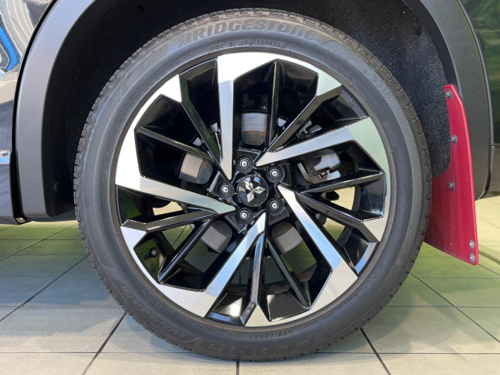 2022 Mitsubishi OUTLANDER PHEV 5LA-GN0W (UW-6a1e48ff008cd)[14]