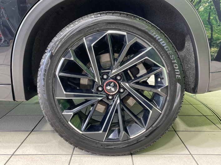 2022 Mitsubishi OUTLANDER PHEV 5LA-GN0W (UW-6a1e48ff156ad)[6]