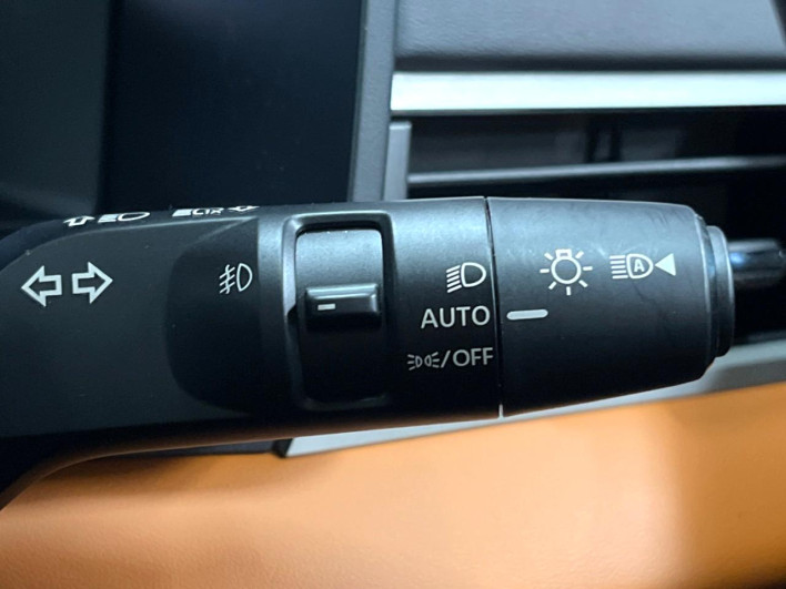 2023 Mitsubishi OUTLANDER PHEV 5LA-GN0W (UW-6a1e48ff564cf)[17]