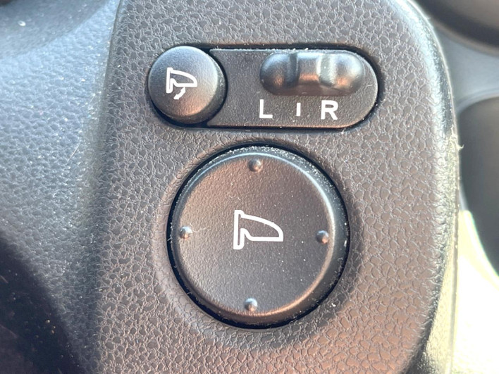 2011 Honda Fit Shuttle Hybrid DAA-GP2 (UW-6a1e4900d00c6)[26]