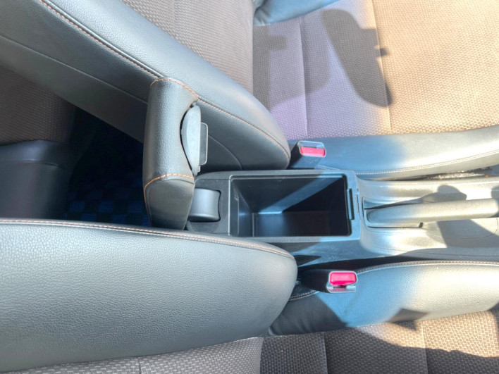 2011 Honda Fit Shuttle Hybrid DAA-GP2 (UW-6a1e4900d00c6)[17]