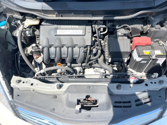2011 Honda Fit Shuttle Hybrid DAA-GP2 (UW-6a1e4900d00c6)[4]