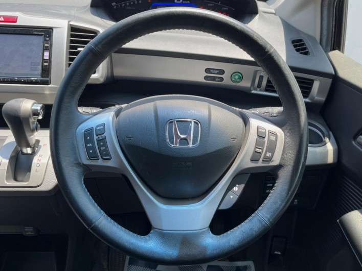 2015 Honda Freed hybrid DAA-GP3 (UW-6a1e4901a043b)[27]