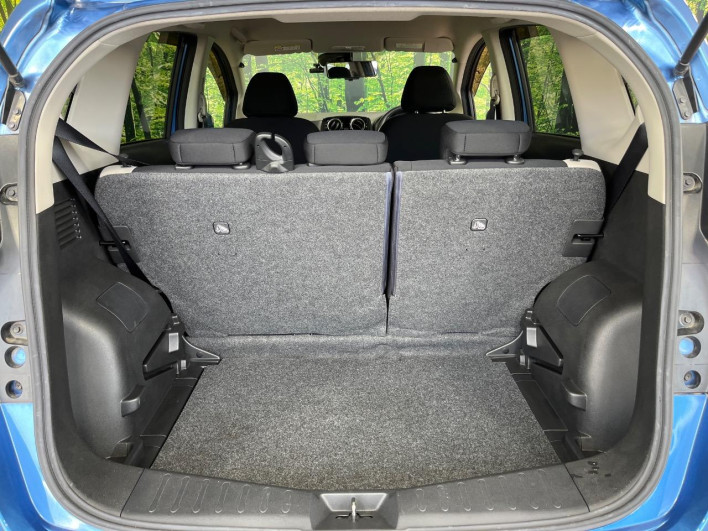 2017 Nissan Note DAA-HE12 (UW-6a1e4914a718b)[4]