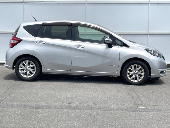 2019 Nissan Note DAA-HE12 (UW-6a1e49180b855)[12]