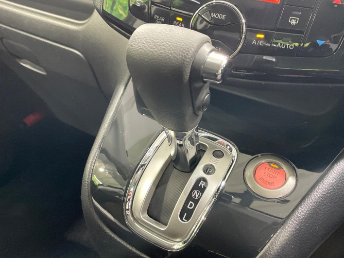 2013 Nissan Serena DAA-HFC26 (UW-6a1e491eedea2)[29]