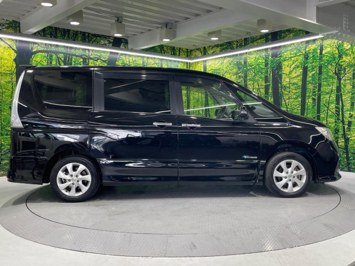 2013 Nissan Serena DAA-HFC26 (UW-6a1e491eedea2)[14]