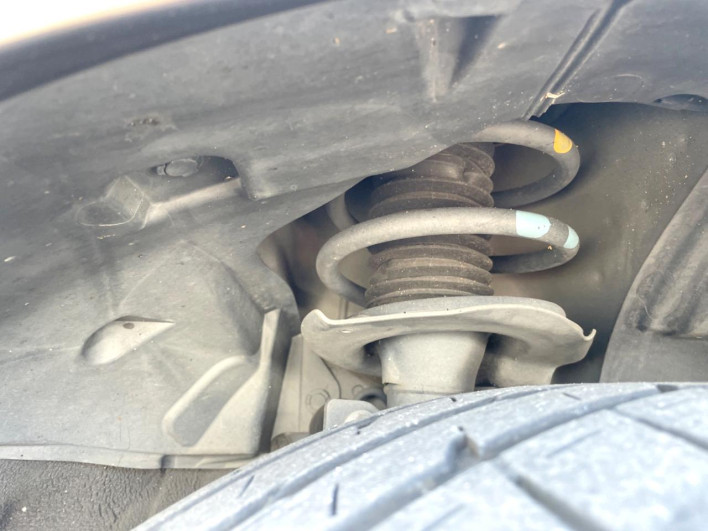 2014 Nissan Serena DAA-HFC26 (UW-6a1e491f65e72)[9]
