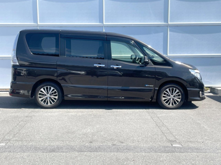 2014 Nissan Serena DAA-HFC26 (UW-6a1e491f65e72)[14]