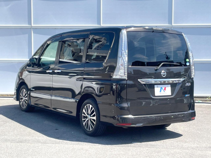 2014 Nissan Serena DAA-HFC26 (UW-6a1e491f65e72)[18]