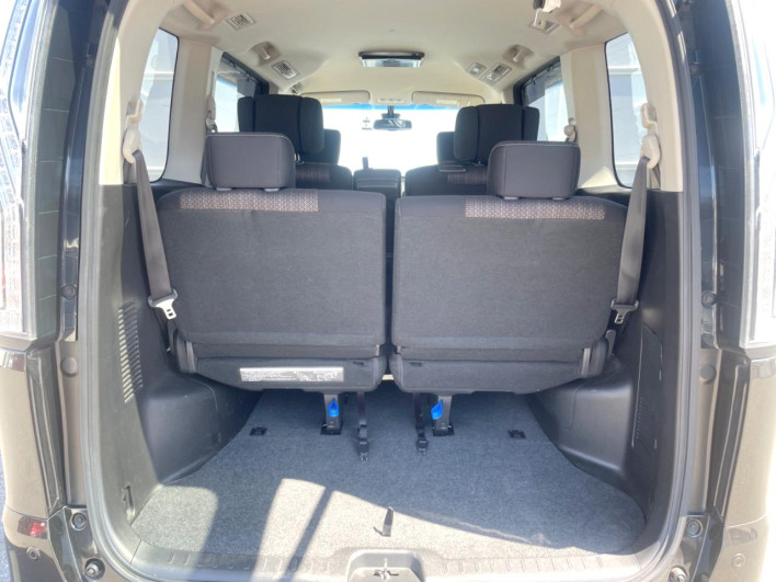 2014 Nissan Serena DAA-HFC26 (UW-6a1e491f65e72)[20]