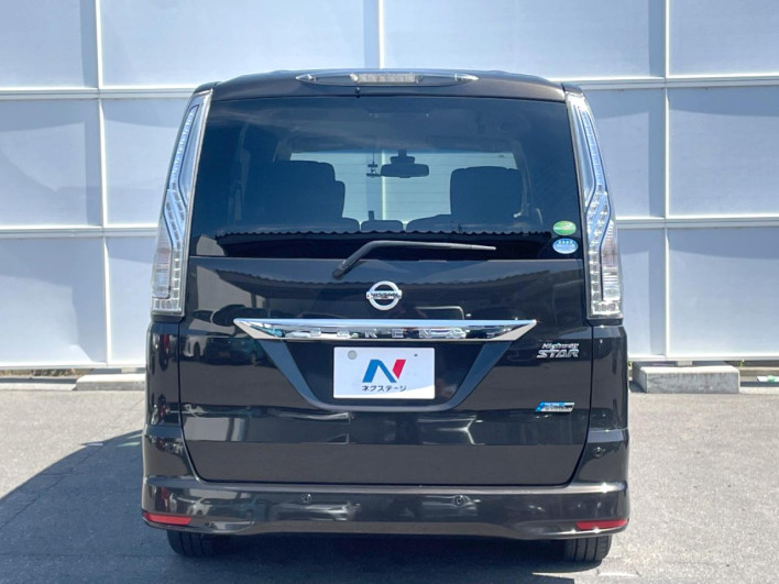 2014 Nissan Serena DAA-HFC26 (UW-6a1e491f65e72)[19]