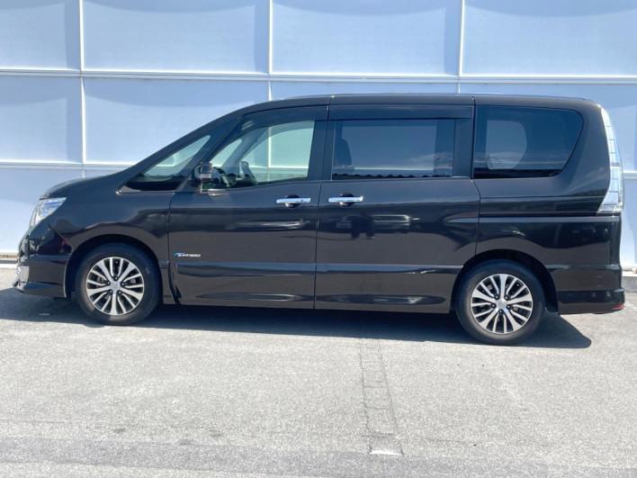 2014 Nissan Serena DAA-HFC26 (UW-6a1e491f65e72)[12]