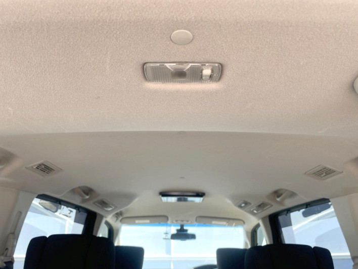 2014 Nissan Serena DAA-HFC26 (UW-6a1e491f65e72)[22]