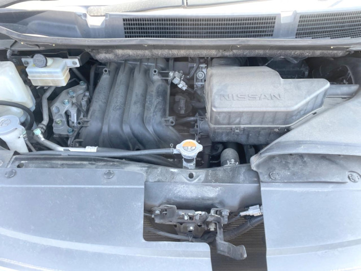 2014 Nissan Serena DAA-HFC26 (UW-6a1e491f65e72)[4]