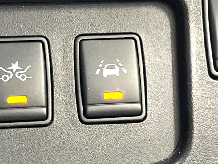 2015 Nissan Serena DAA-HFC26 (UW-6a1e491ff1cb3)[7]