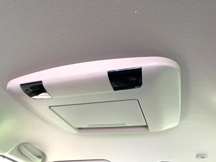 2015 Nissan Serena DAA-HFC26 (UW-6a1e491ff1cb3)[29]