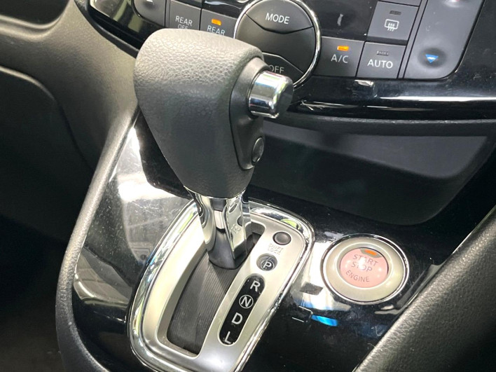 2015 Nissan Serena DAA-HFC26 (UW-6a1e491ff1cb3)[13]