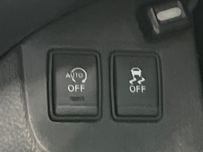 2015 Nissan Serena DAA-HFC26 (UW-6a1e491ff1cb3)[5]