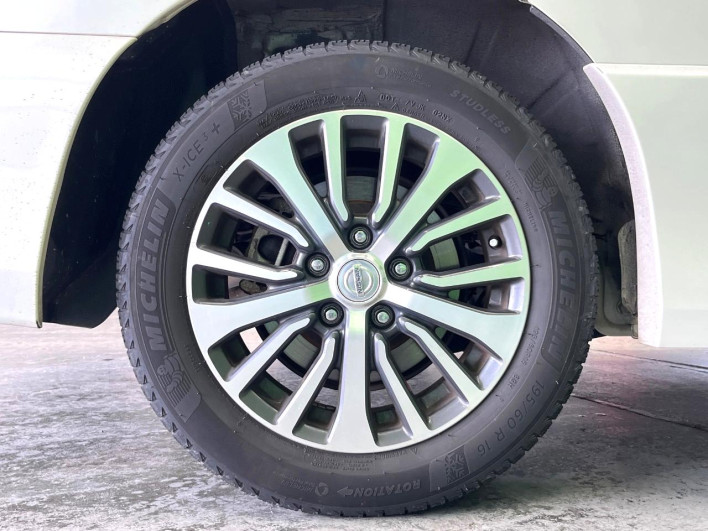 2015 Nissan Serena DAA-HFC26 (UW-6a1e491ff1cb3)[16]