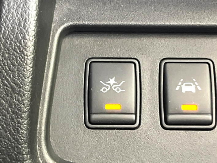 2015 Nissan Serena DAA-HFC26 (UW-6a1e491ff1cb3)[6]