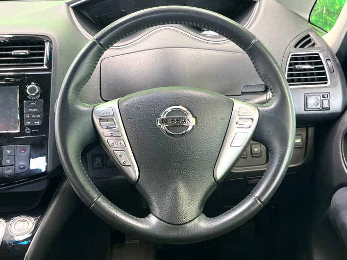 2015 Nissan Serena DAA-HFC26 (UW-6a1e491ff1cb3)[28]