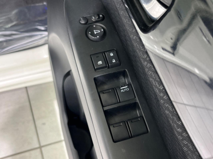 2012 Honda N-BOX CUSTOM DBA-JF1 (UW-6a1e4932dcb53)[24]