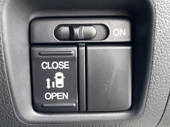 2013 Honda N-BOX CUSTOM DBA-JF1 (UW-6a1e4933597fa)[5]