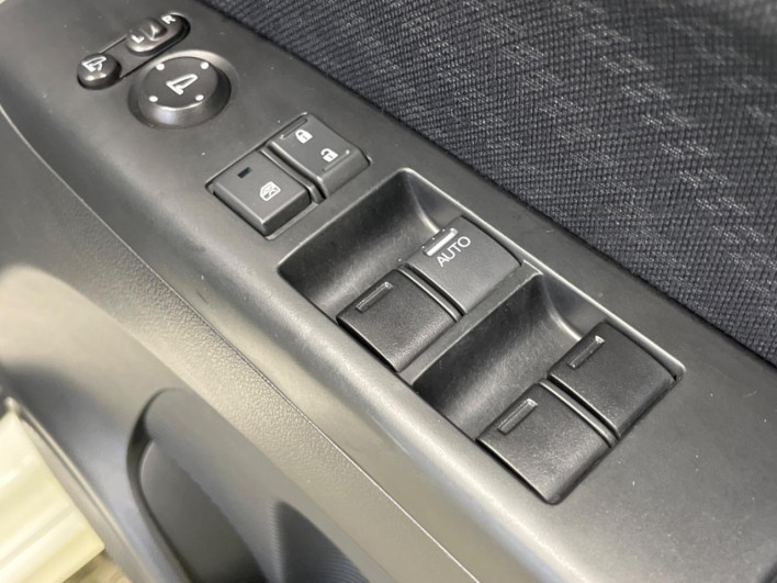 2013 Honda N-BOX CUSTOM DBA-JF1 (UW-6a1e4933597fa)[22]