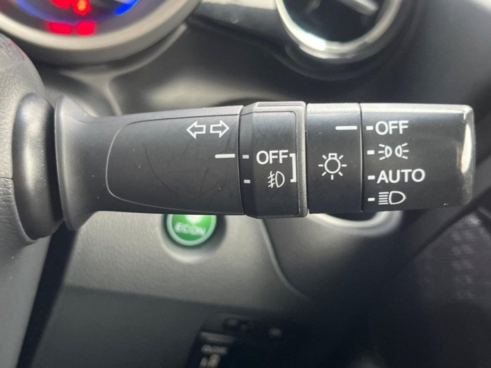2013 Honda N-BOX CUSTOM DBA-JF1 (UW-6a1e4933597fa)[15]