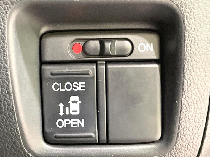 2016 Honda N-BOX DBA-JF1 (UW-6a1e493587fff)[14]