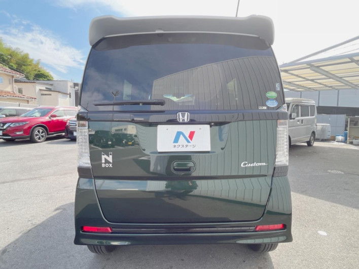 2016 Honda N-BOX CUSTOM DBA-JF2 (UW-6a1e4939be892)[11]