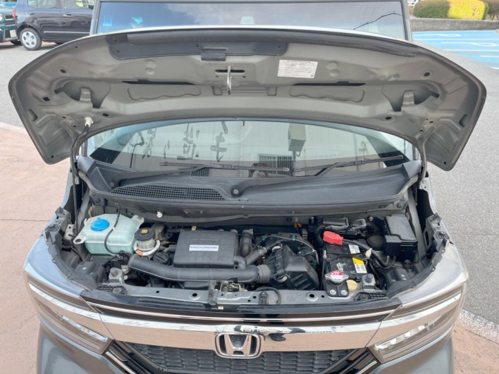 2018 Honda N-BOX CUSTOM DBA-JF3 (UW-6a1e493b337a8)[23]