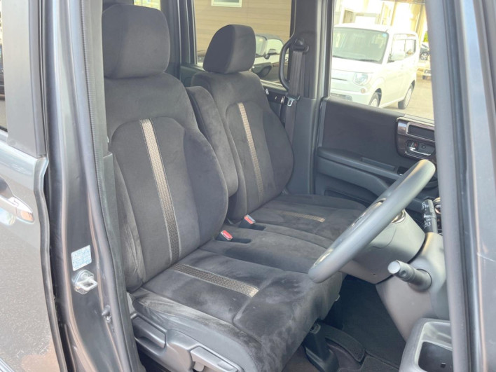 2018 Honda N-BOX CUSTOM DBA-JF3 (UW-6a1e493b337a8)[29]