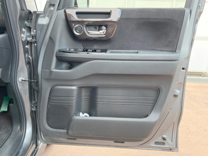 2018 Honda N-BOX CUSTOM DBA-JF3 (UW-6a1e493b337a8)[25]
