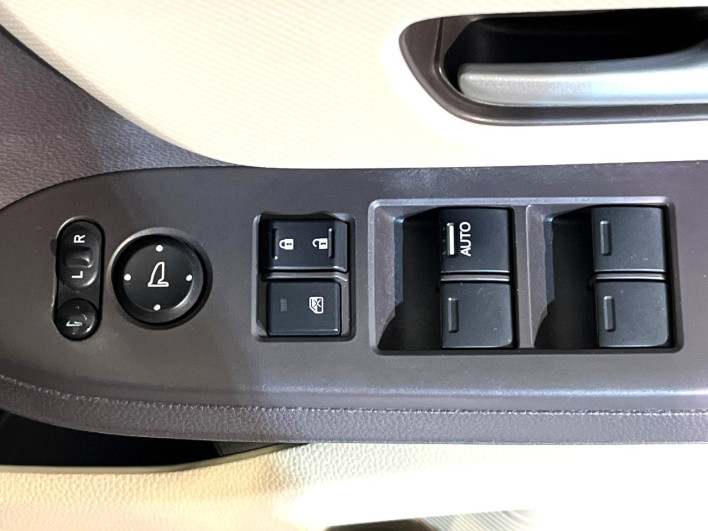 2019 Honda N-BOX DBA-JF3 (UW-6a1e493b9a53a)[8]