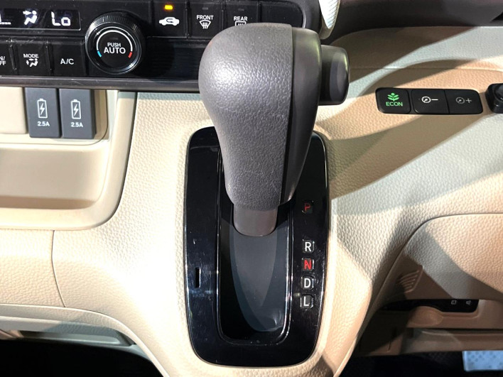 2019 Honda N-BOX DBA-JF3 (UW-6a1e493b9a53a)[23]
