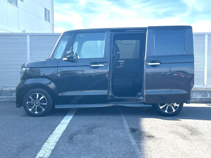 2020 Honda N-BOX CUSTOM 6BA-JF3 (UW-6a1e493d3621a)[19]