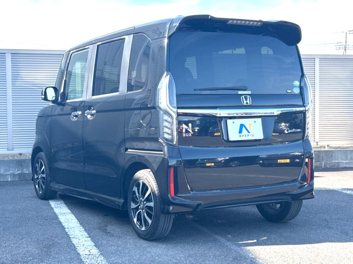 2020 Honda N-BOX CUSTOM 6BA-JF3 (UW-6a1e493d3621a)[20]