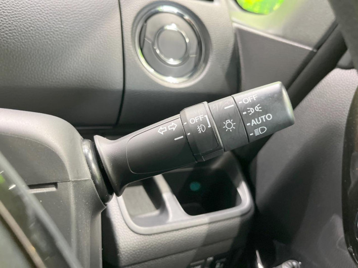 2021 Honda N-BOX CUSTOM 6BA-JF3 (UW-6a1e493d9323f)[29]