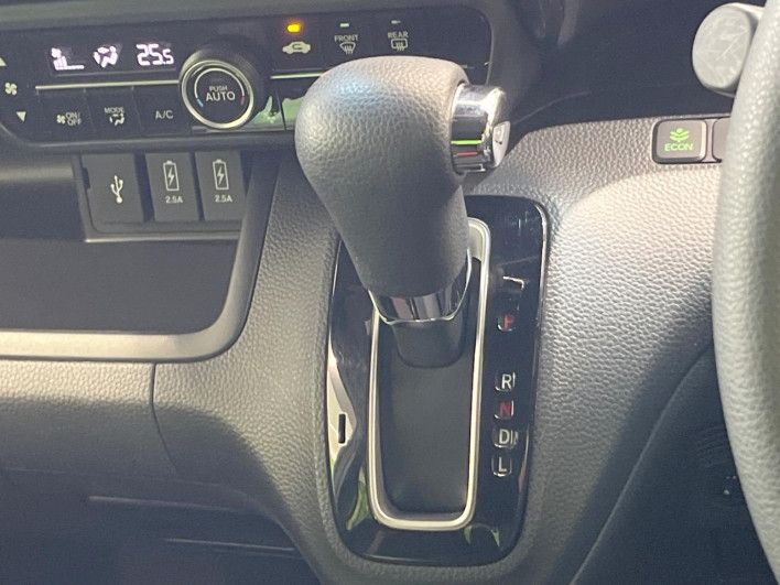 2021 Honda N-BOX CUSTOM 6BA-JF3 (UW-6a1e493d9323f)[25]