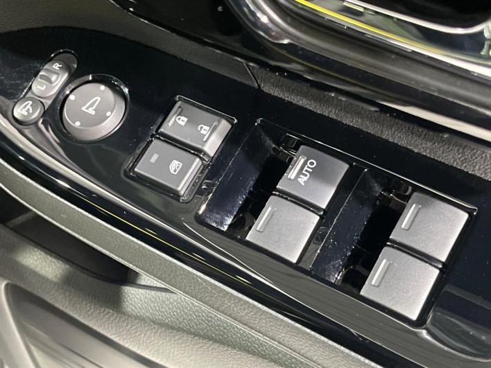 2021 Honda N-BOX CUSTOM 6BA-JF3 (UW-6a1e4942c5069)[22]
