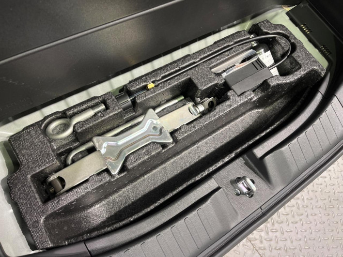 2021 Honda N-BOX CUSTOM 6BA-JF3 (UW-6a1e4942c5069)[14]