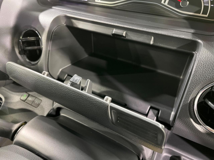 2021 Honda N-BOX CUSTOM 6BA-JF3 (UW-6a1e4942c5069)[26]