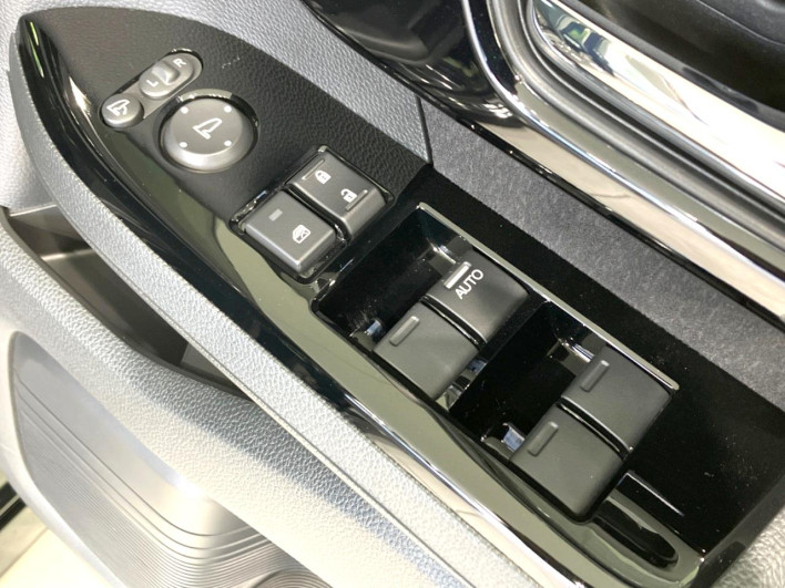 2023 Honda N-BOX CUSTOM 6BA-JF3 (UW-6a1e494610708)[12]