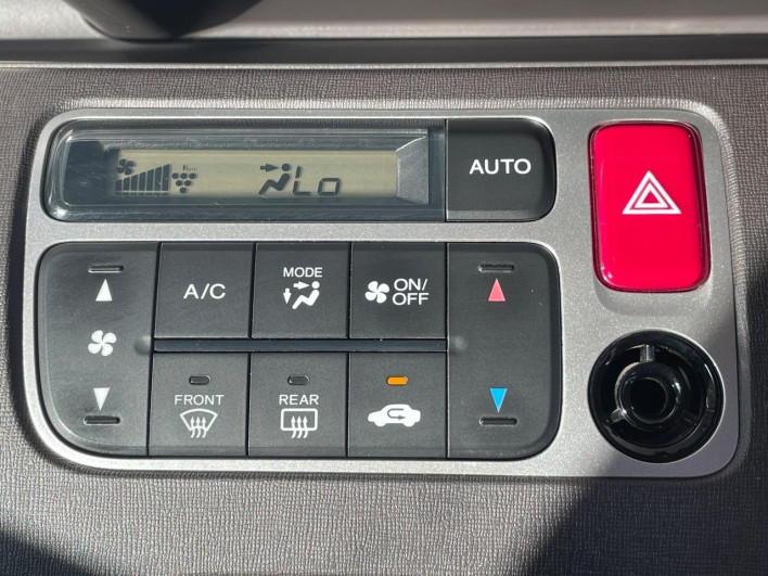 2014 Honda N-ONE DBA-JG1 (UW-6a1e4951b5631)[9]