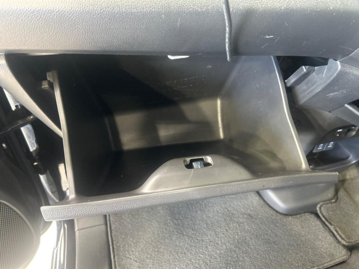 2016 Honda N-WGN Custom DBA-JH1 (UW-6a1e4954d1e92)[4]