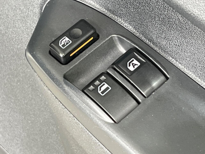 2015 Daihatsu Mira HBD-L285V (UW-6a1e496b4908a)[9]