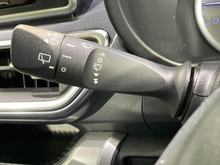 2015 Daihatsu Cast DBA-LA250S (UW-6a1e4971c33a5)[28]