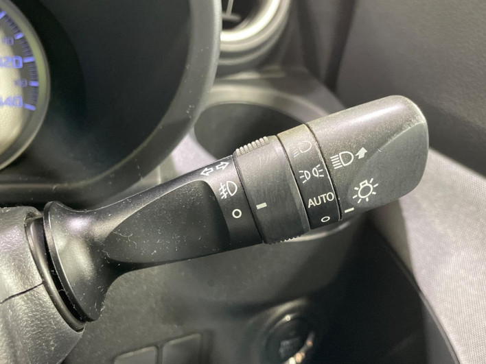 2015 Daihatsu Cast DBA-LA250S (UW-6a1e4971c33a5)[29]